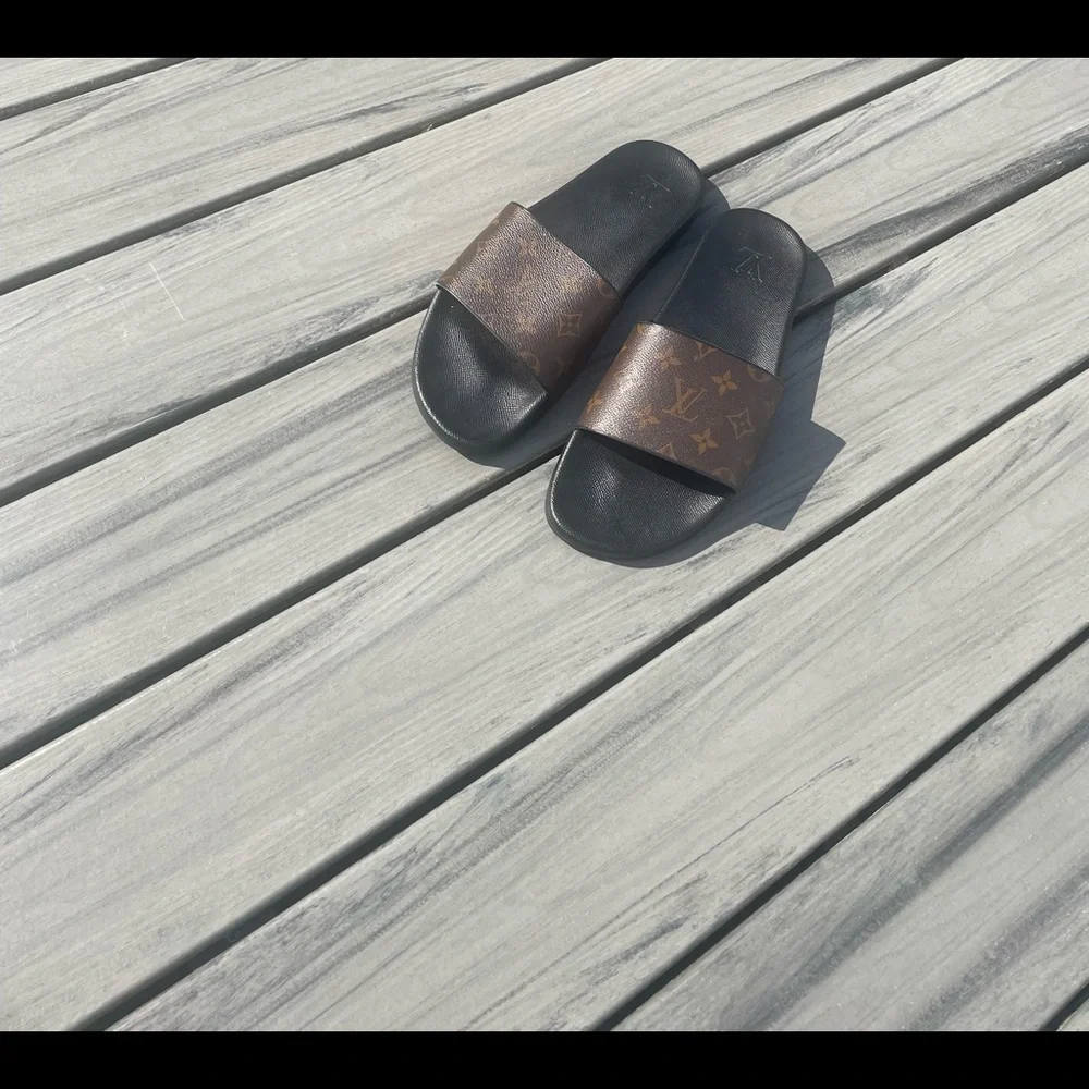 Louis Vuitton Waterfront Mule Sandals - Picture 2 of 5